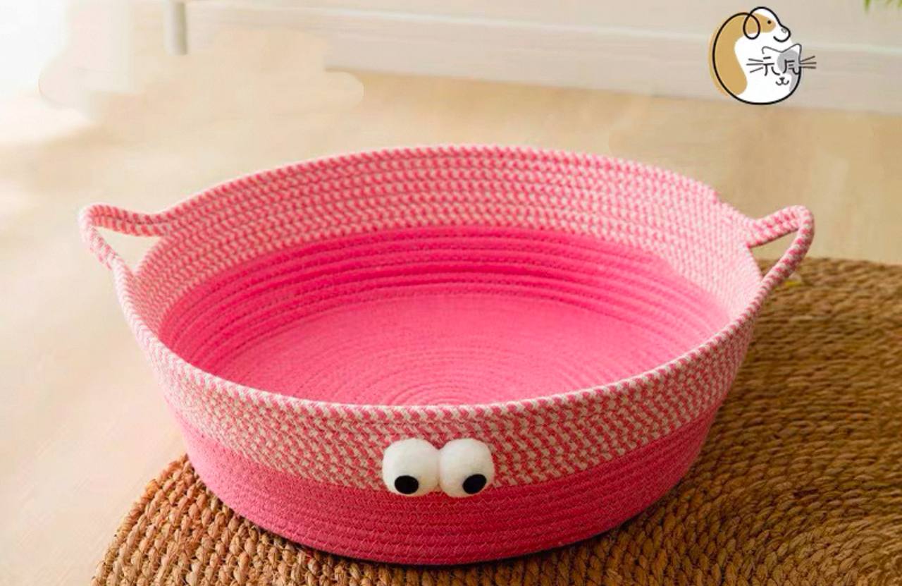 Scratchable Bed